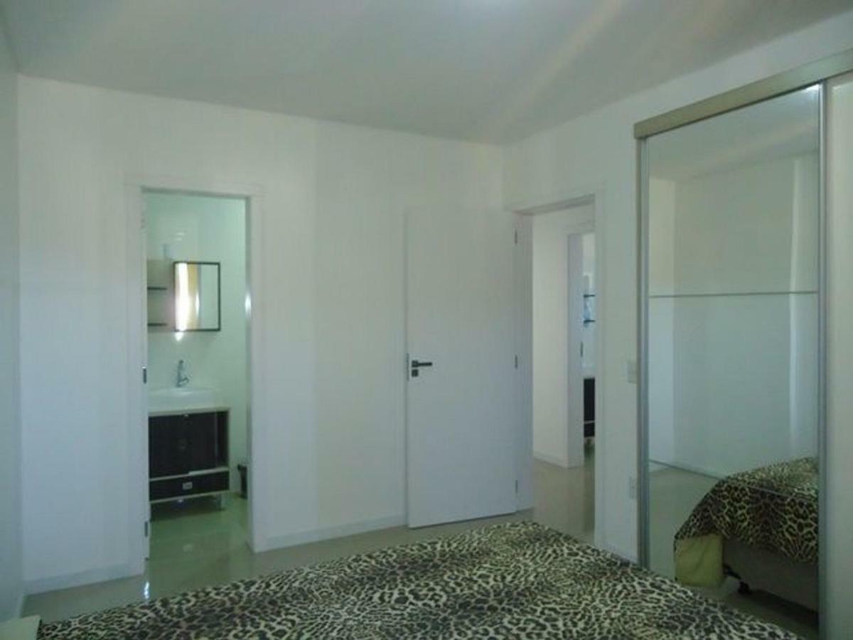Res. Antonio Pinheiro. Apartamento Com 2 Dormitorios. Bombinhas Kültér fotó